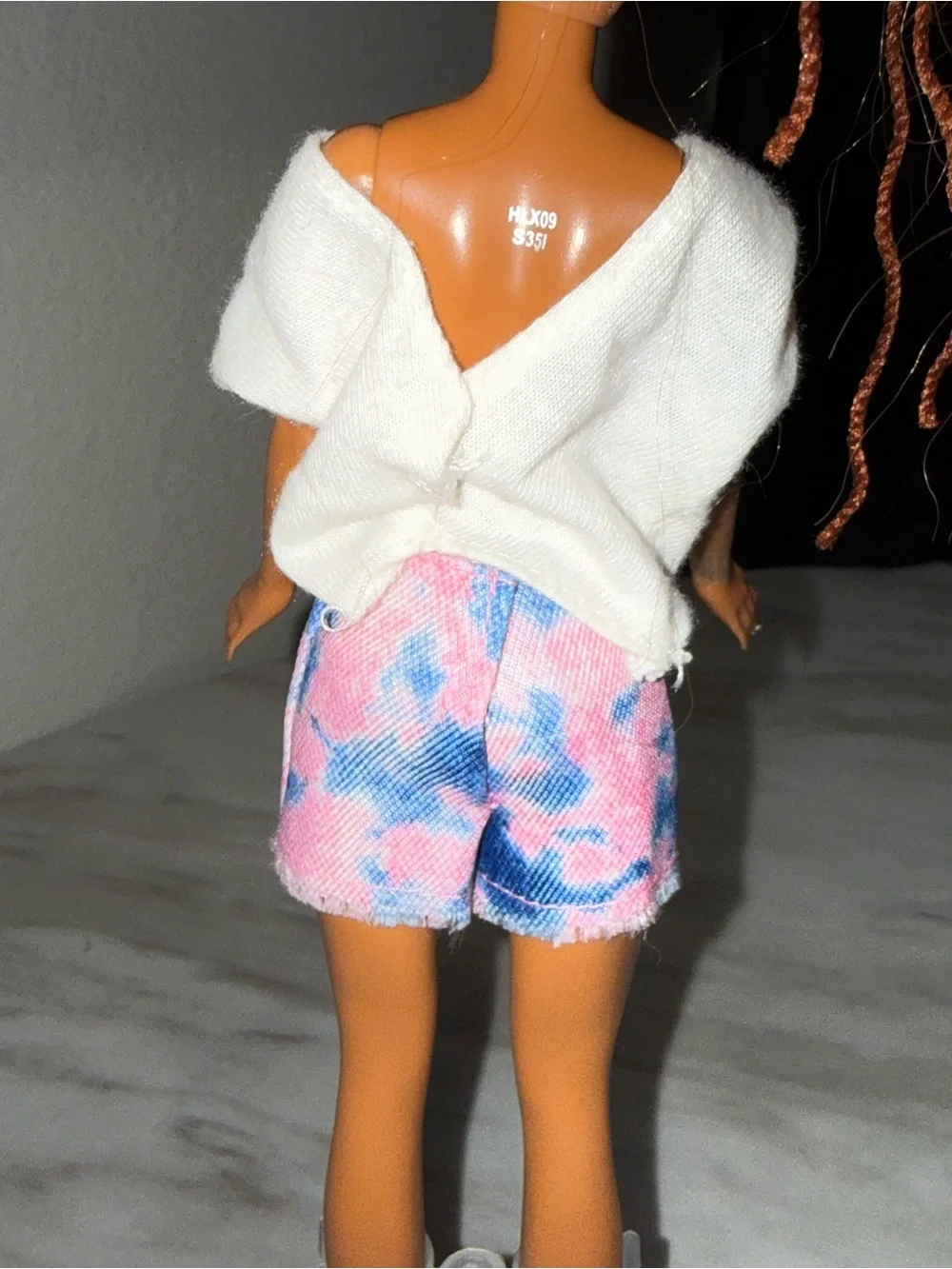 Barbie Mattel Skipper size oversized white shirt and colorful shorts